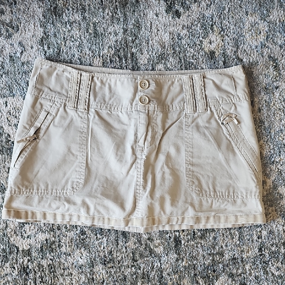 Abercrombie & Fitch Floral Label Skirt